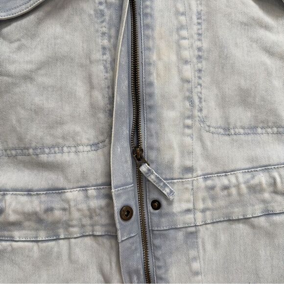 NWT Faherty Size Medium Blythe Jumpsuit Light Indigo Wash Style WBS2213 - Picture 11 of 15